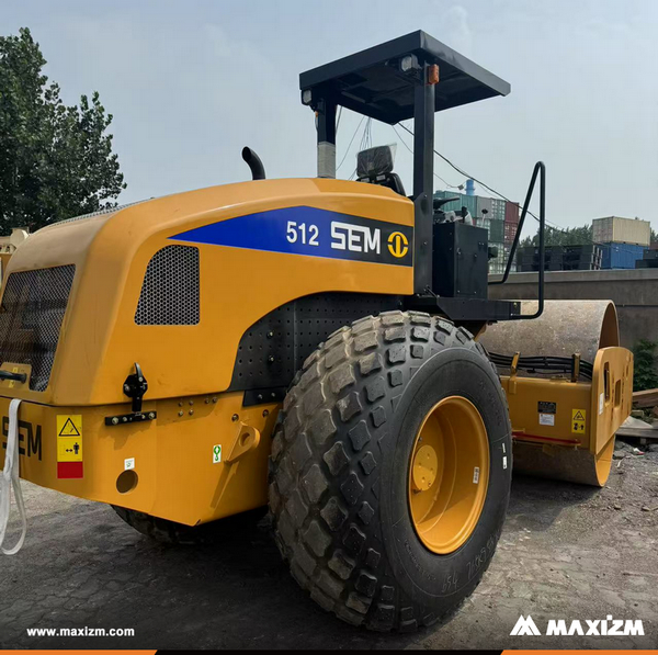 Panama - 1 Unit SEM 512 Road Roller 