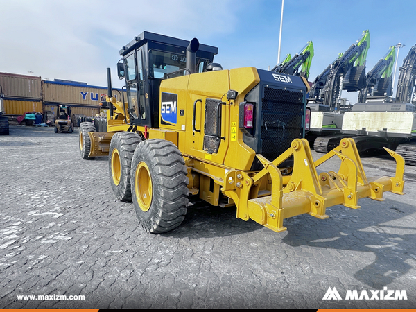 Panama - 1 Unit SEM 919F Motor Grader