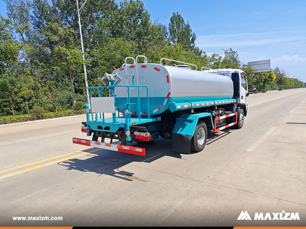 Jamaica - 1 Unit DONGFENG CLW5090GSS3 Water Sprinkler Truck