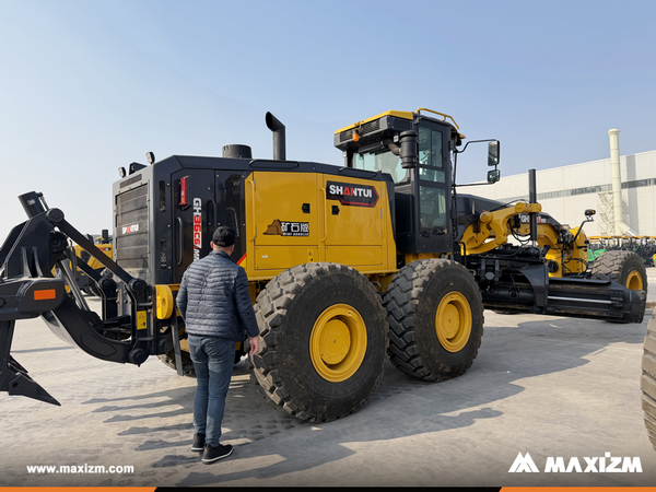 Bosnia and Herzegovina Clients Visited SHANTUI Factory 