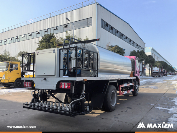 Panama - 1 Unit SAGMOTO Asphalt Distributor Truck 