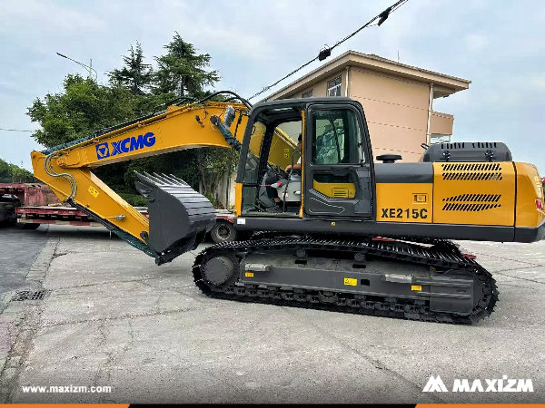 Tanzania -1 Unit XCMG XE215C Crawler Excavator 